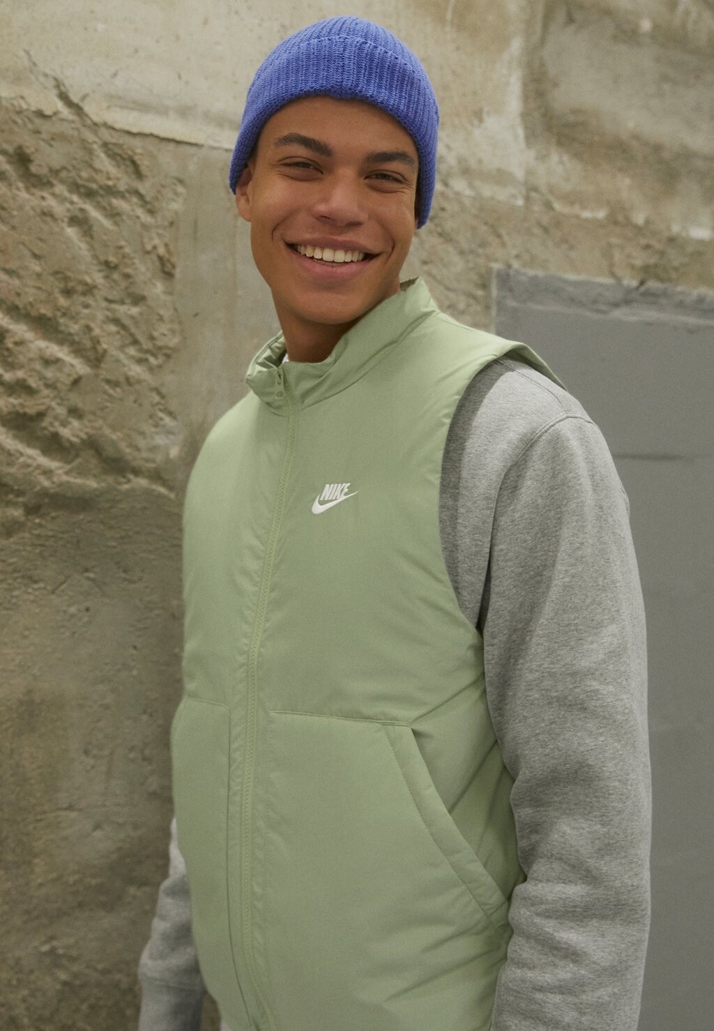 

Жилет Nike CLUB WVN INSLTD, цвет oil green/(white)