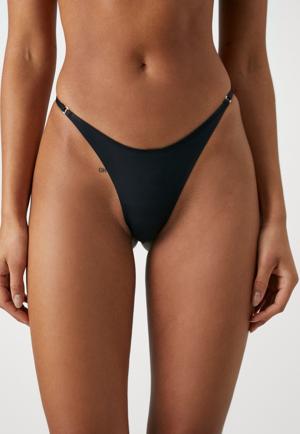 

Стринги Calvin Klein Underwear, черный