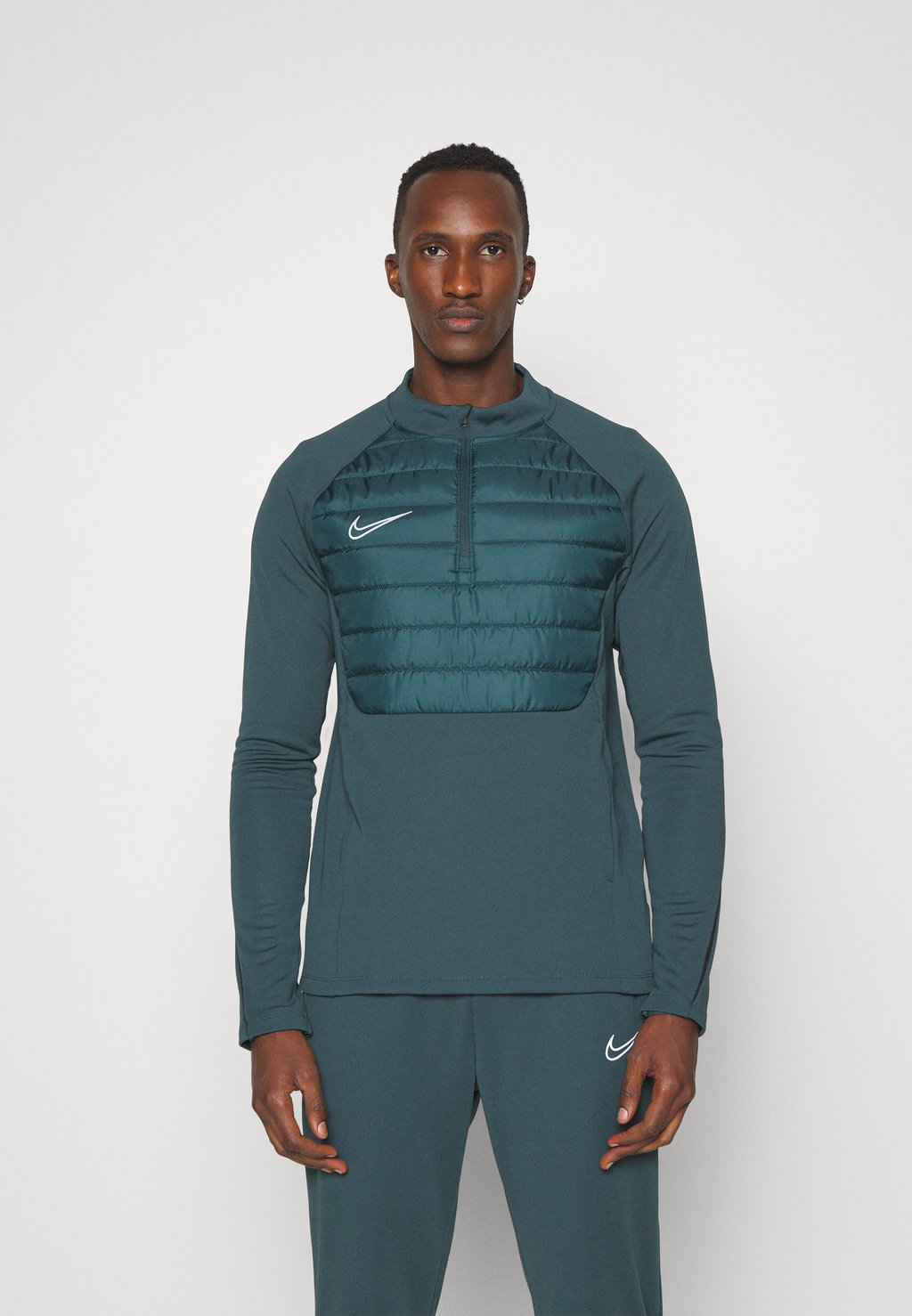 

Футболка с длинными рукавами Academy Drill Winterized Nike, цвет deep jungle/fir/reflective silver