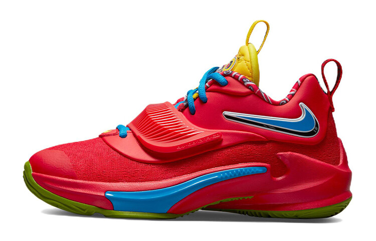 

Баскетбольные кроссовки UNO x Nike Freak 3 SE (GS) Красный