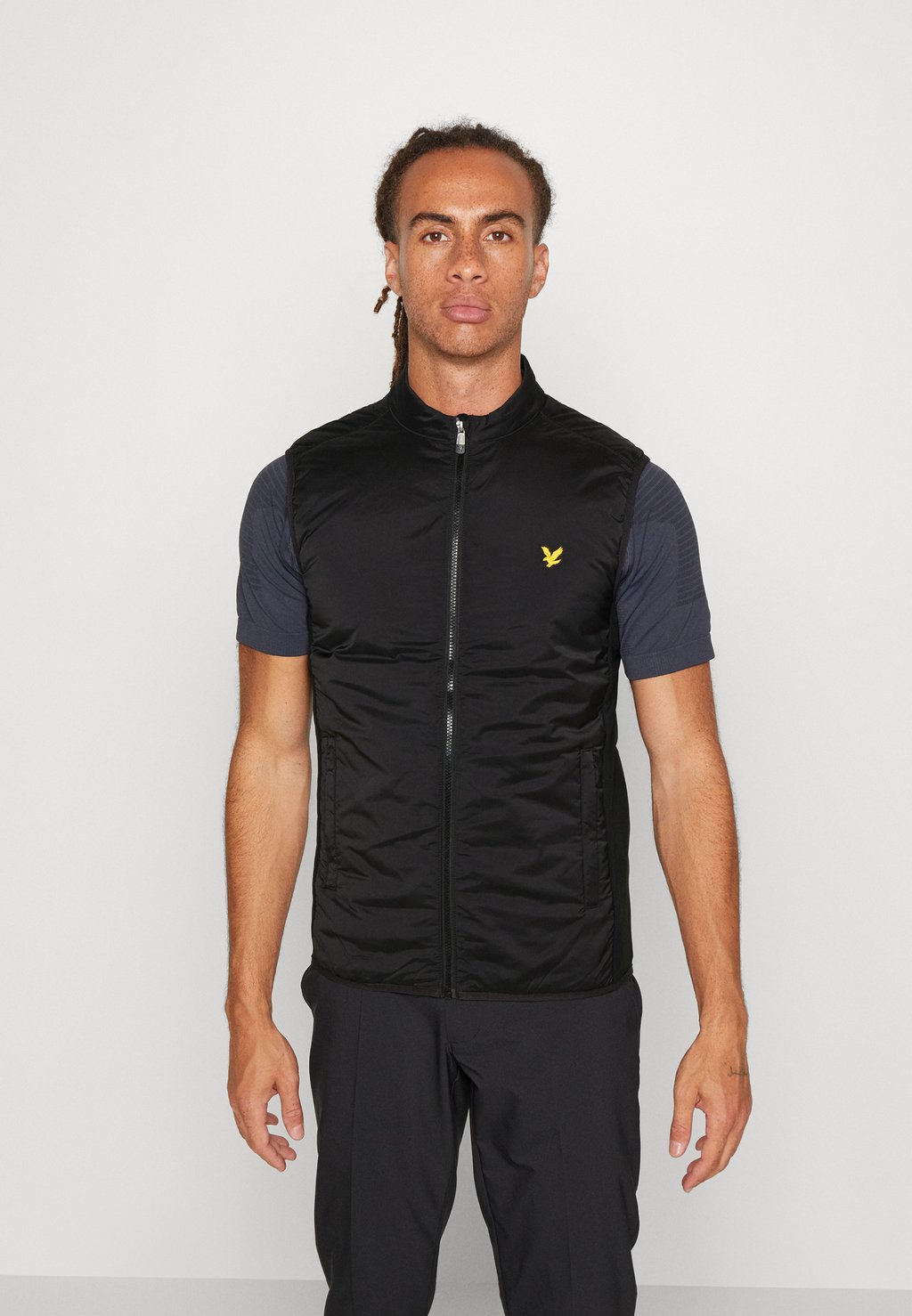 Без рукавов ЖИЛЕТ ДЛЯ ГОЛЬФА Lyle & Scott, угольно-черный