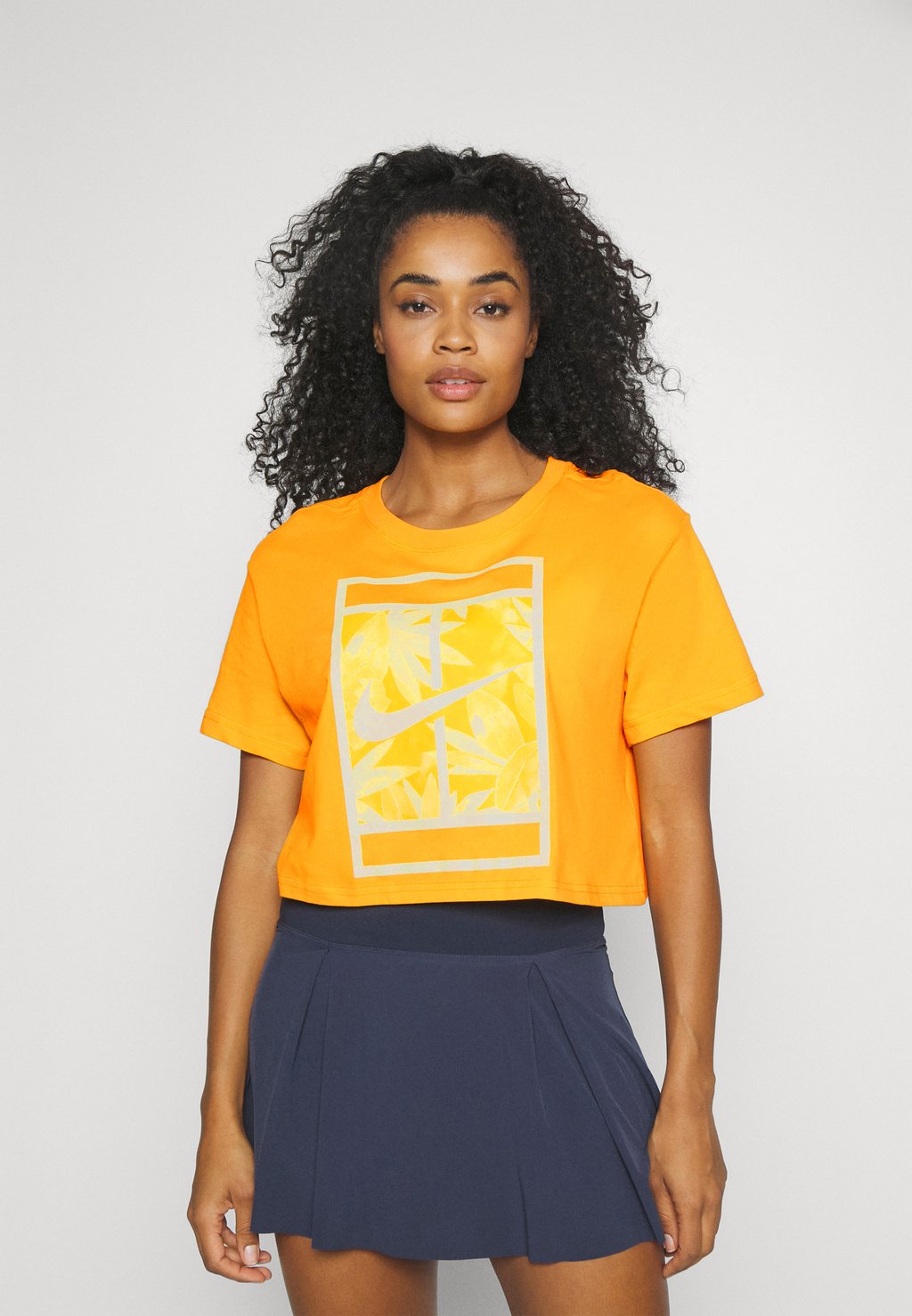 

Спортивная футболка TEE SLAM CROP Nike, цвет sundial