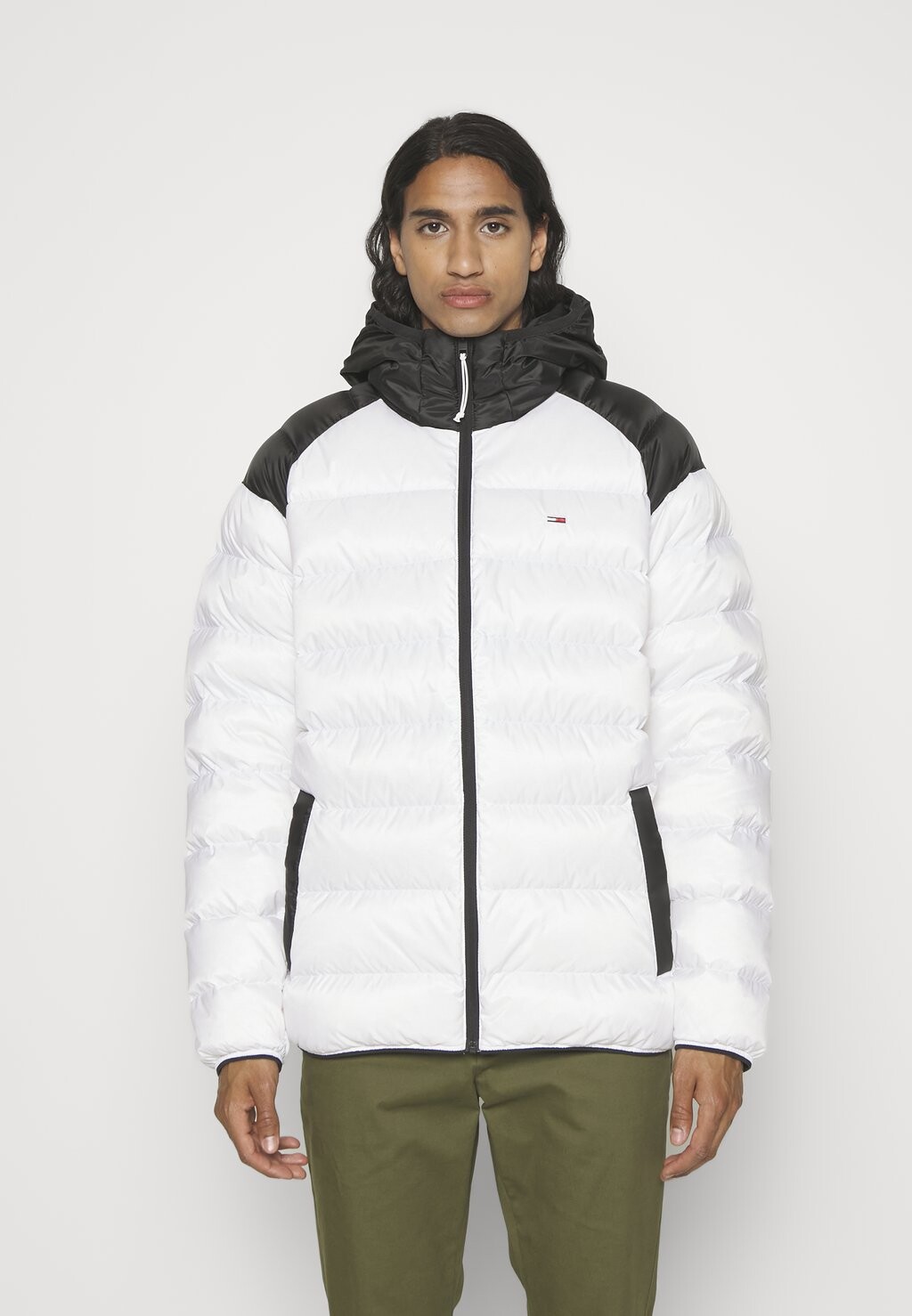 

Пуховик Tommy Jeans