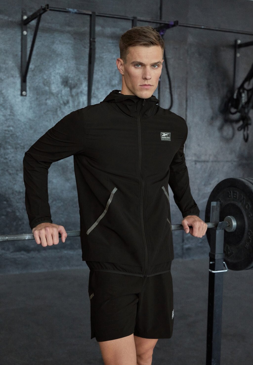 

Спортивная куртка Reebok