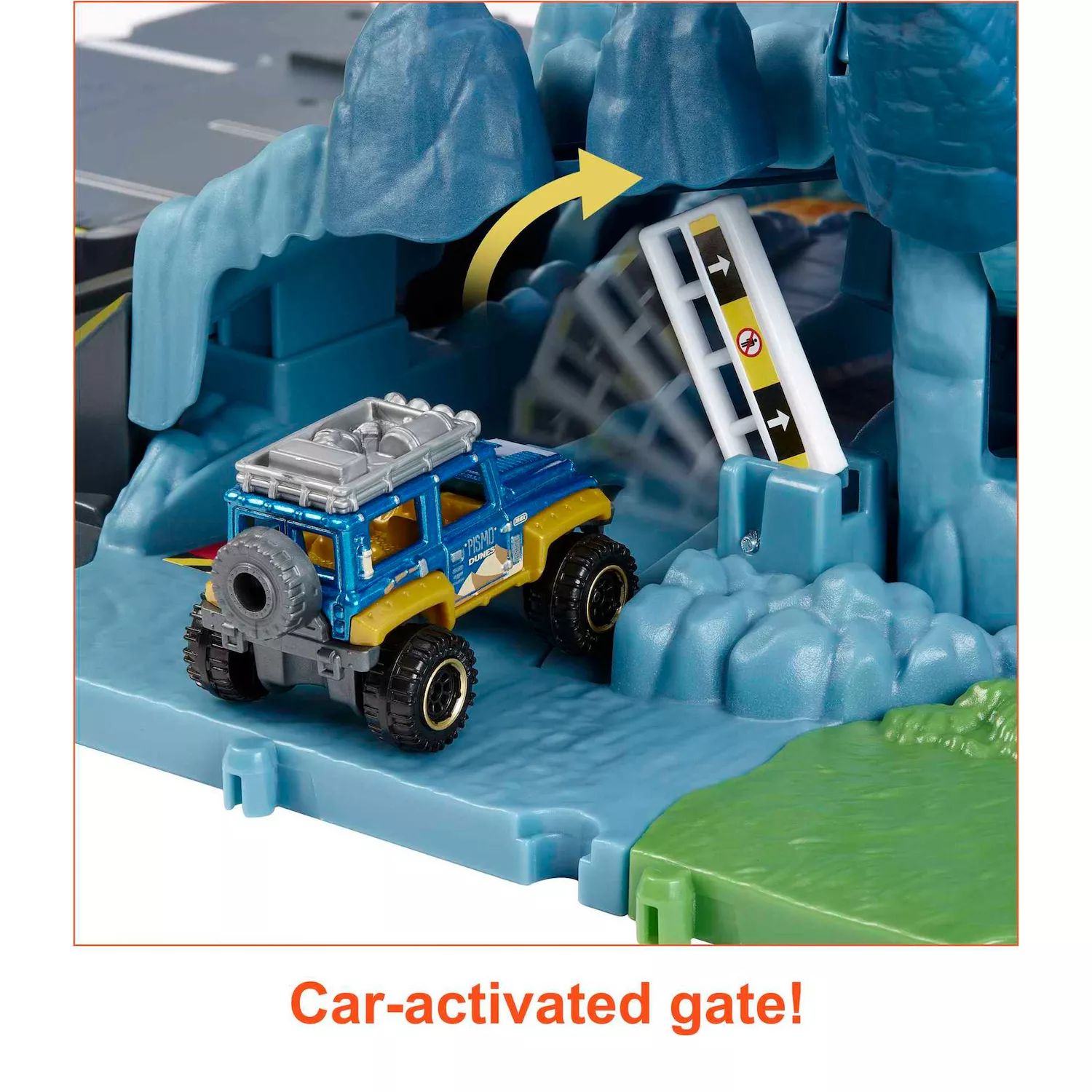 Игровой набор «Машинки из спичечных коробков» с игрушечным внедорожником масштаба 1:64, «Побег из вулкана» со светом и звуком Mattel