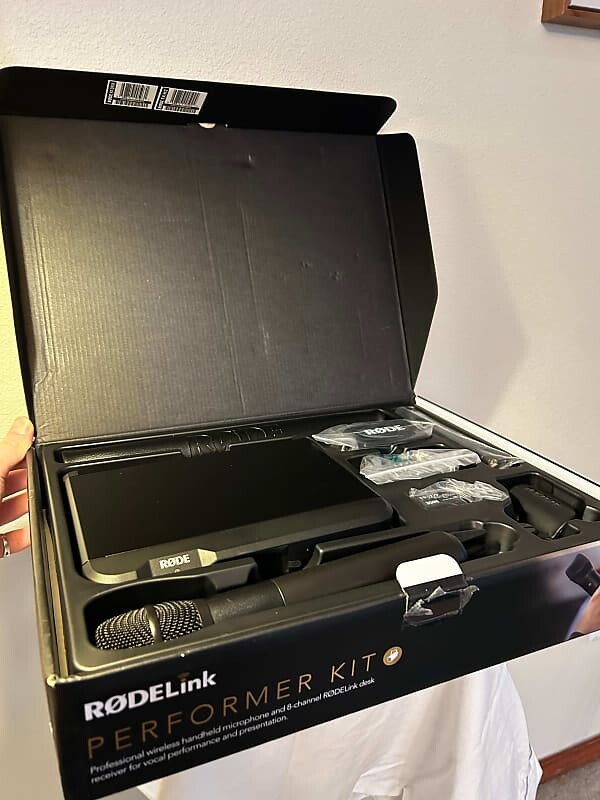 

Микрофон RODE RODELink Performer Kit Wireless Handheld Microphone System