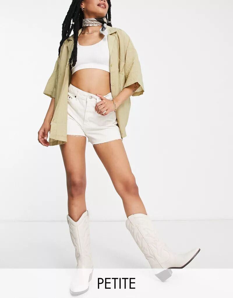 

Белые джинсовые шорты А-силуэта Topshop