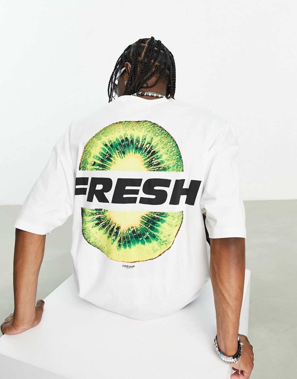 

Белая оверсайз-футболка с киви-принтом на спине ASOS DESIGN, Белый