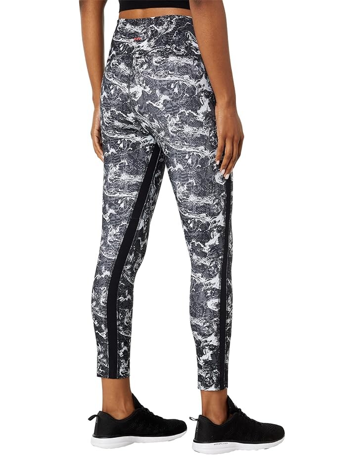 

Брюки Saucony Fortify Crop, цвет Black Print