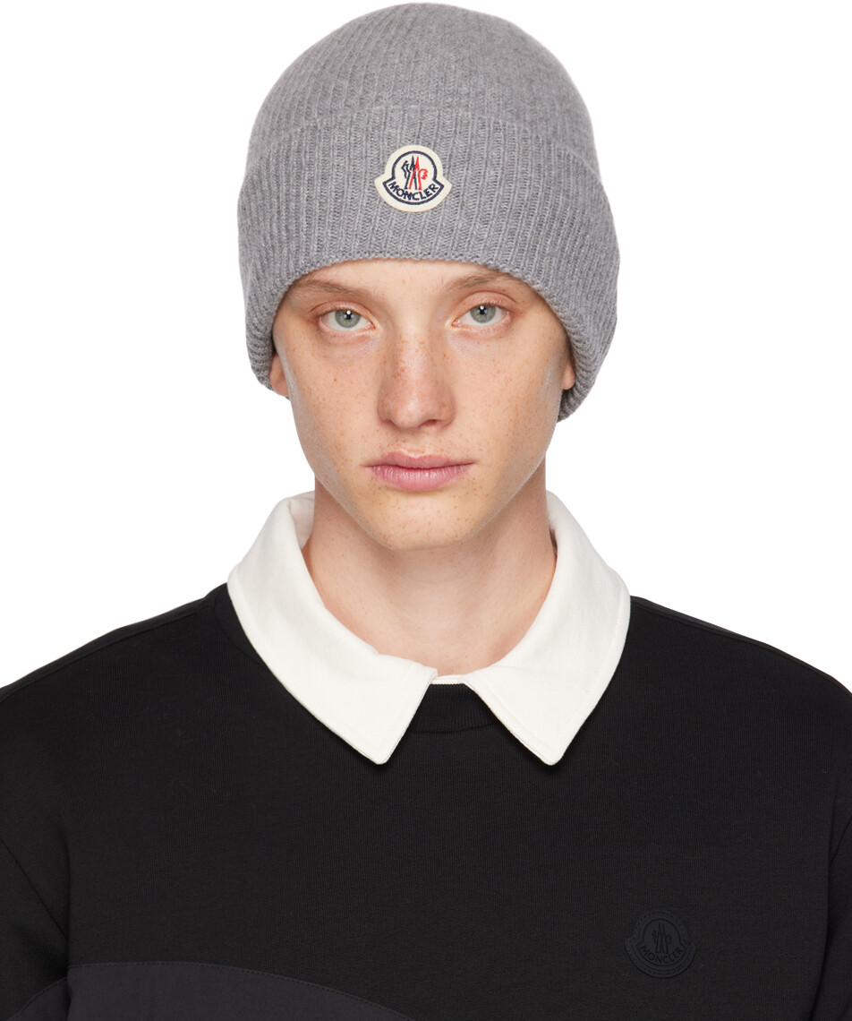 

Серая шапка Berretto Moncler