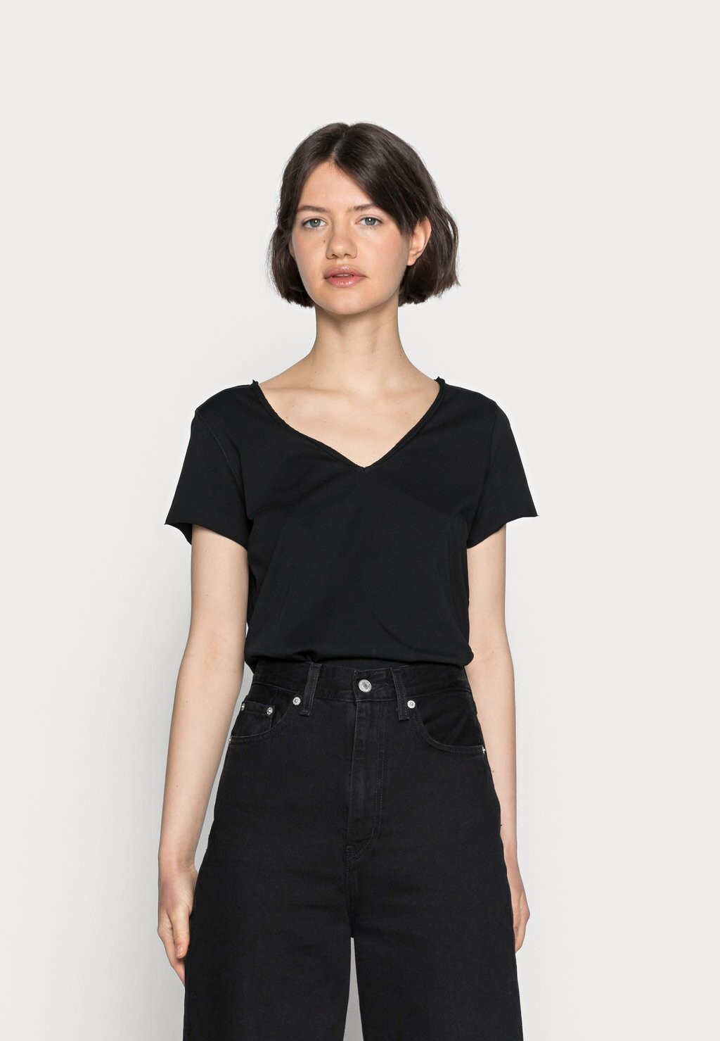 

Базовая футболка EMELYN TONIC TEE AllSaints, цвет jet black