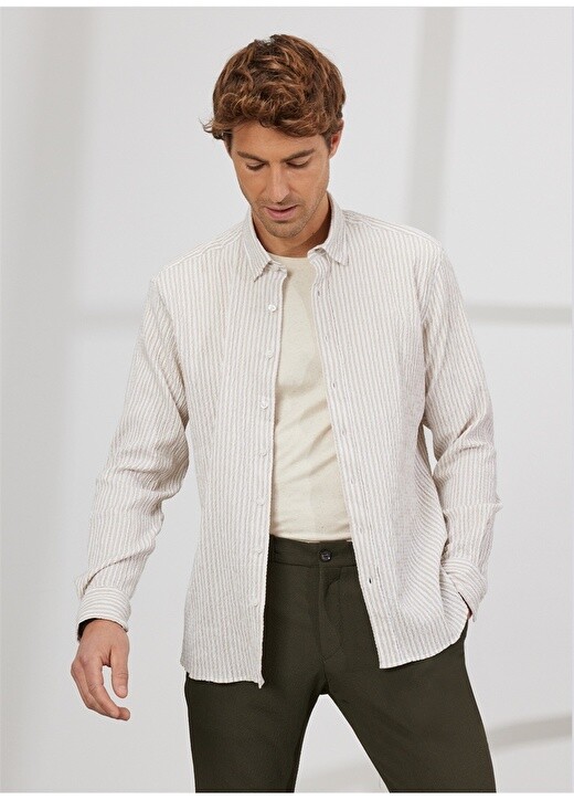

Slim Fit Бело-бежевая мужская рубашка с воротником на пуговицах Altınyıldız Classic