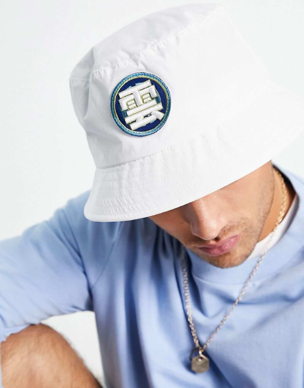 

Белая панама с нашивкой ASOS DESIGN