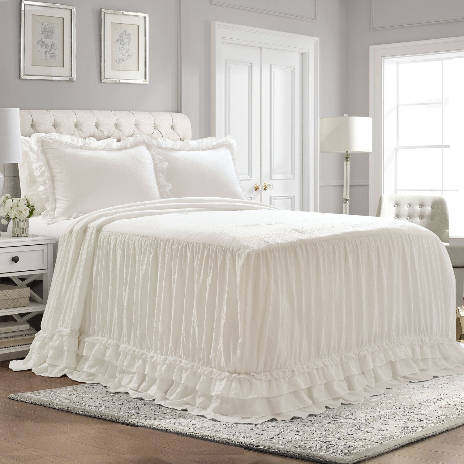 

Ella Parisian Vintage Chic Кружевное покрывало с рюшами Нейтральный комплект из 3 предметов Queen Lush Decor, цвет White