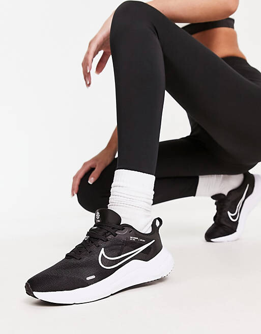 

Черно-белые кроссовки Nike Running Downshifter 12, Черный