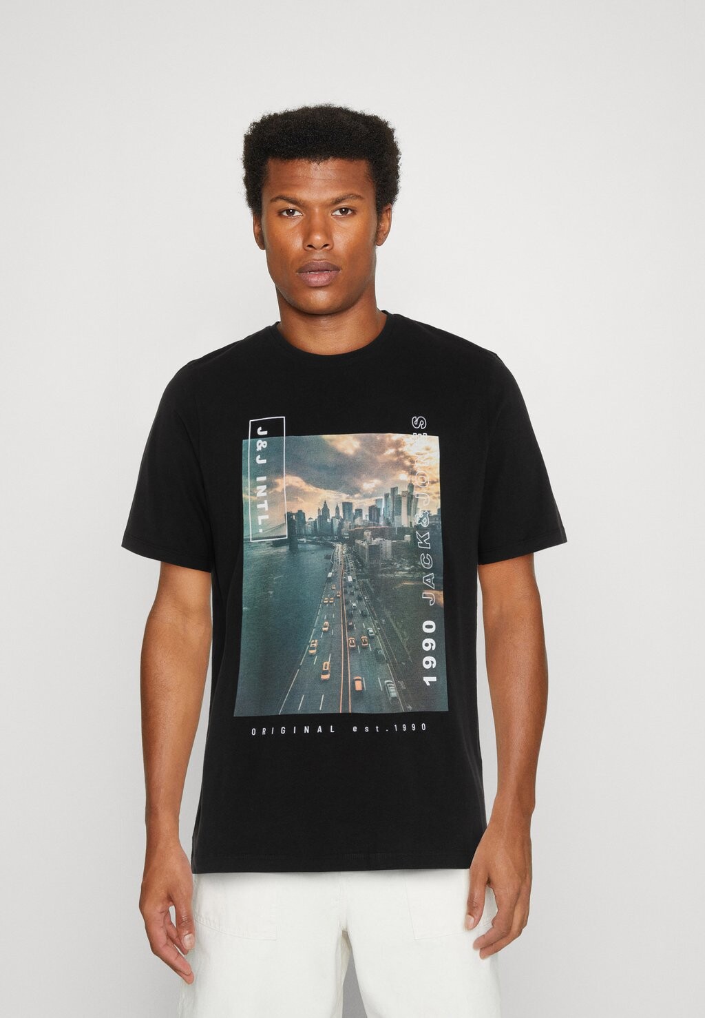 

Футболка с принтом Jack & Jones, черный
