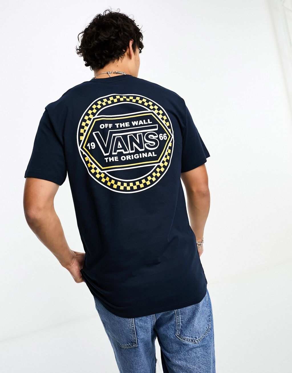 

Темно-синяя футболка с v-образным вырезом и принтом на спине Vans, Синий