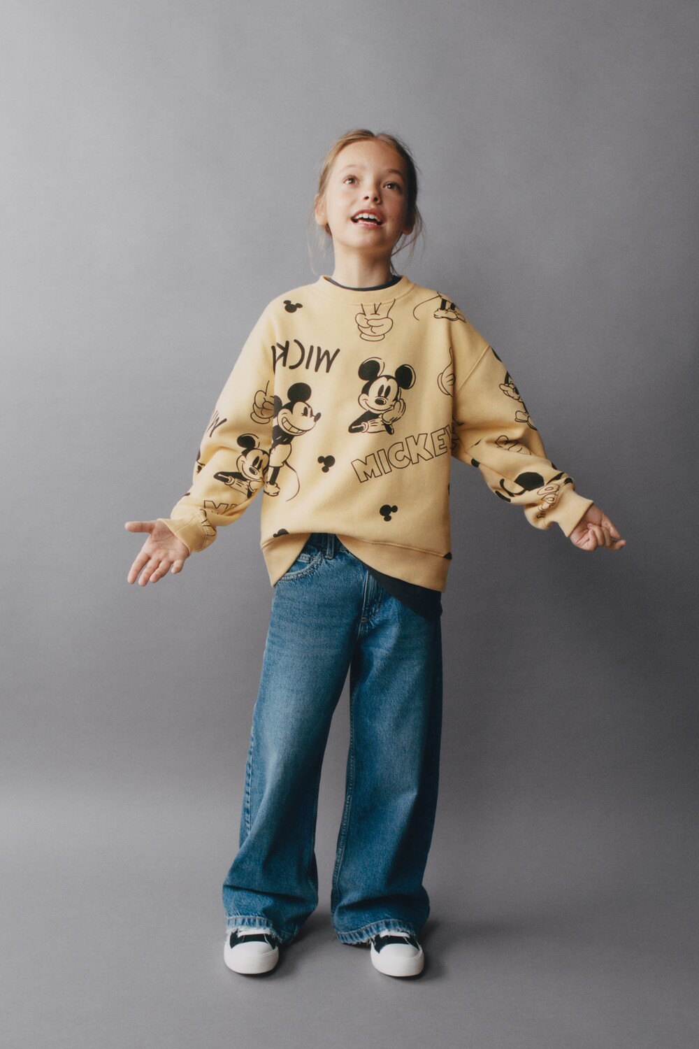 

дисней футболка Zara, охра