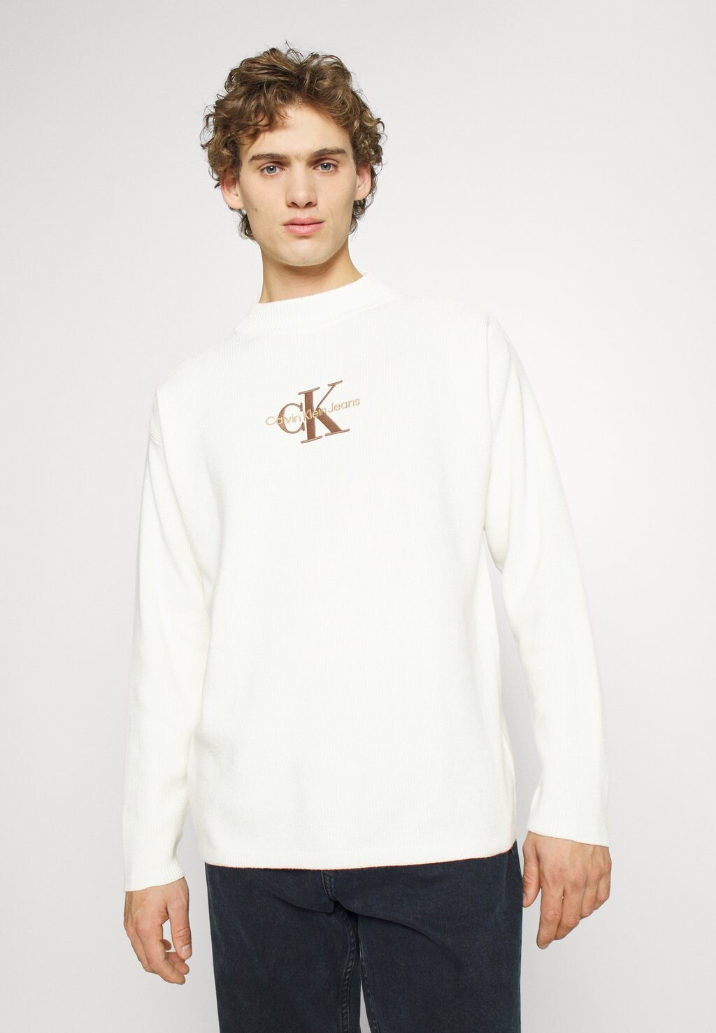 

Свитер Calvin Klein Jeans