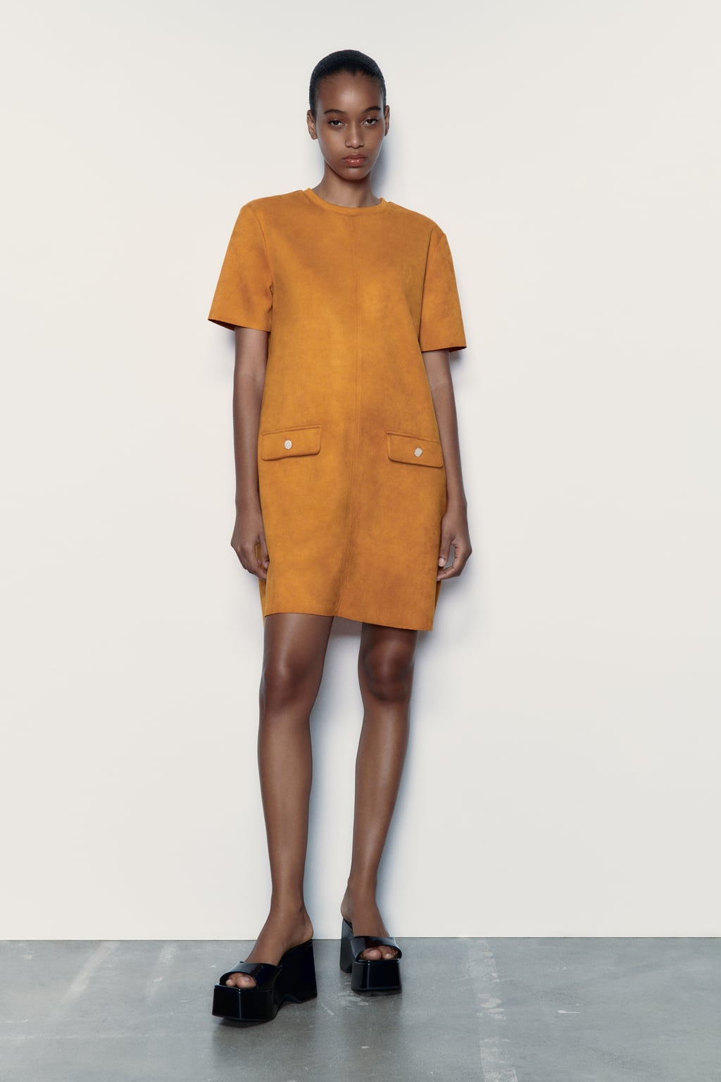 

Базовое платье из искусственной замши ZARA, оранжевый
