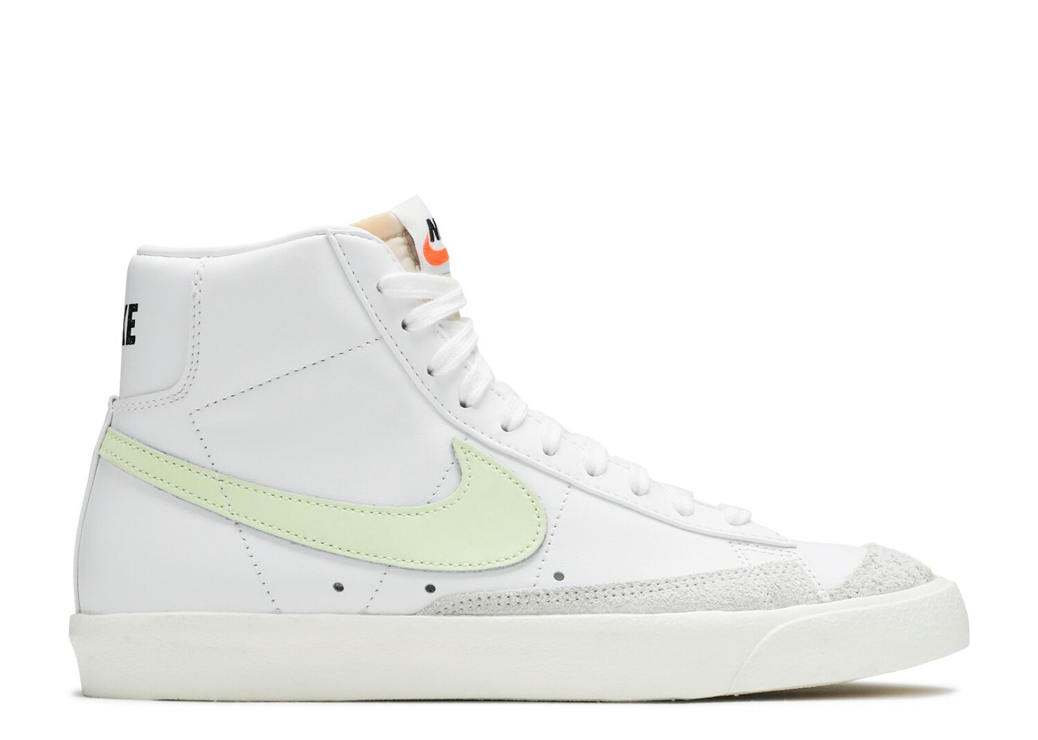 

Кроссовки Nike Wmns Blazer Mid '77 'Barely Volt', белый