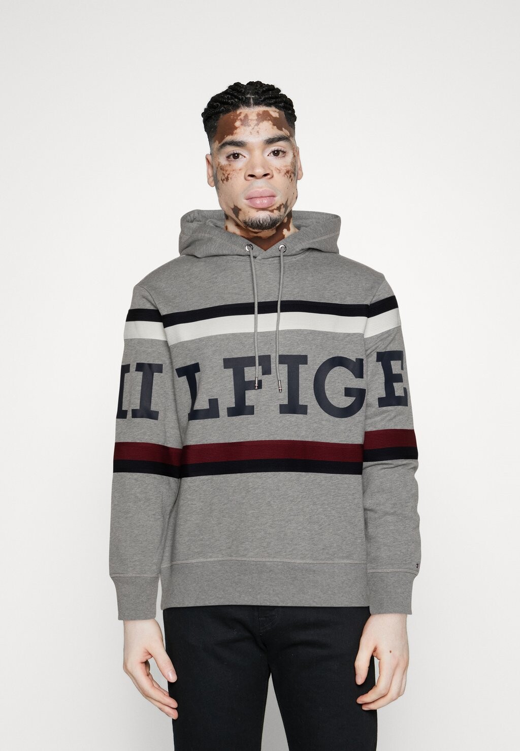 

Толстовка GLOBAL STRIPE MONOTYPE HOODY Tommy Hilfiger, светло-серый вереск
