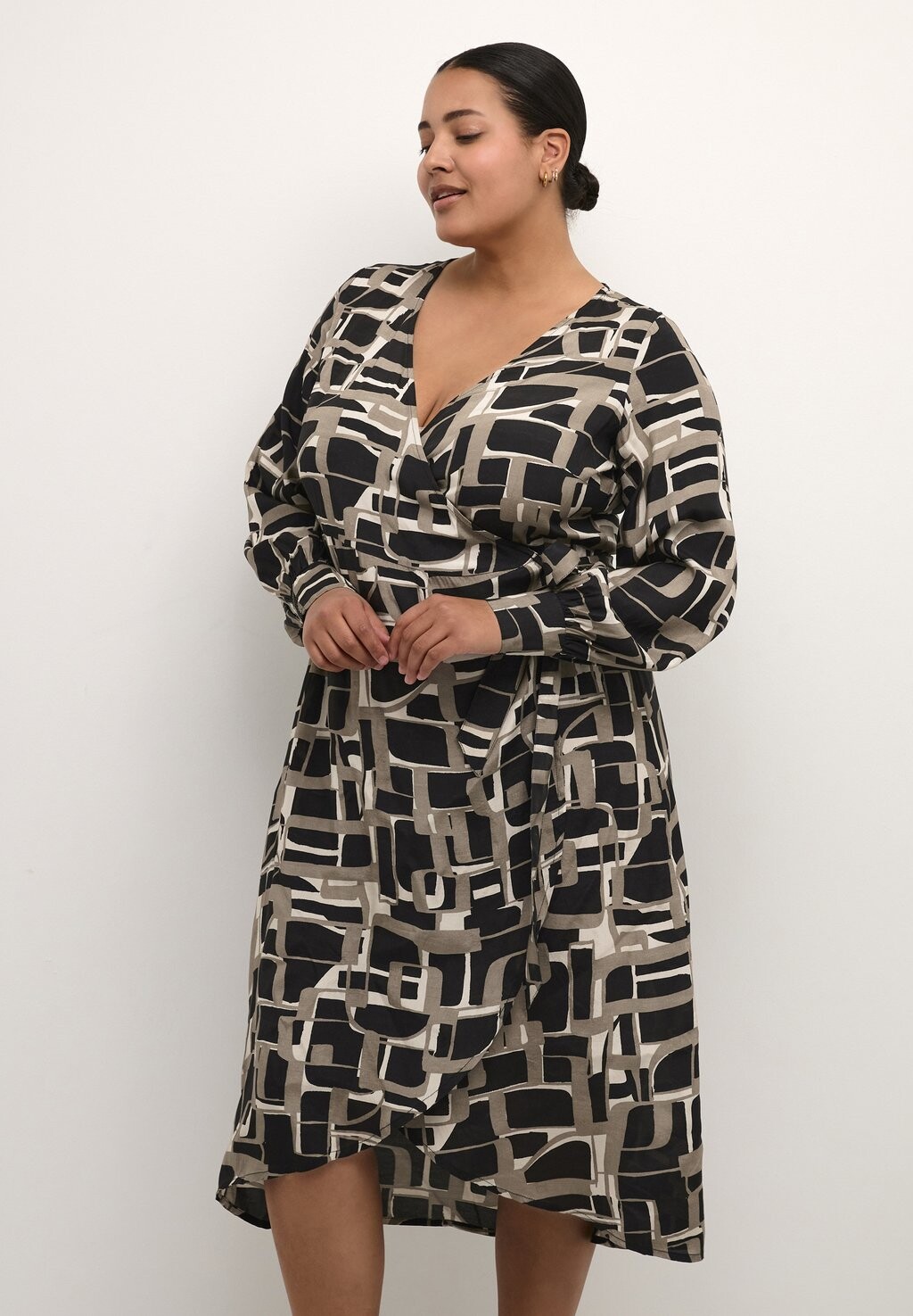 

Платье повседневное KANYA Kaffe Curve, цвет black beige graphic print