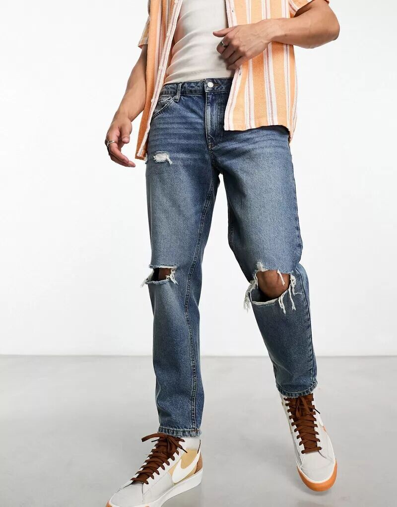 

ASOS – классические прочные джинсы среднего синего цвета с большими декоративными разрезами на коленях