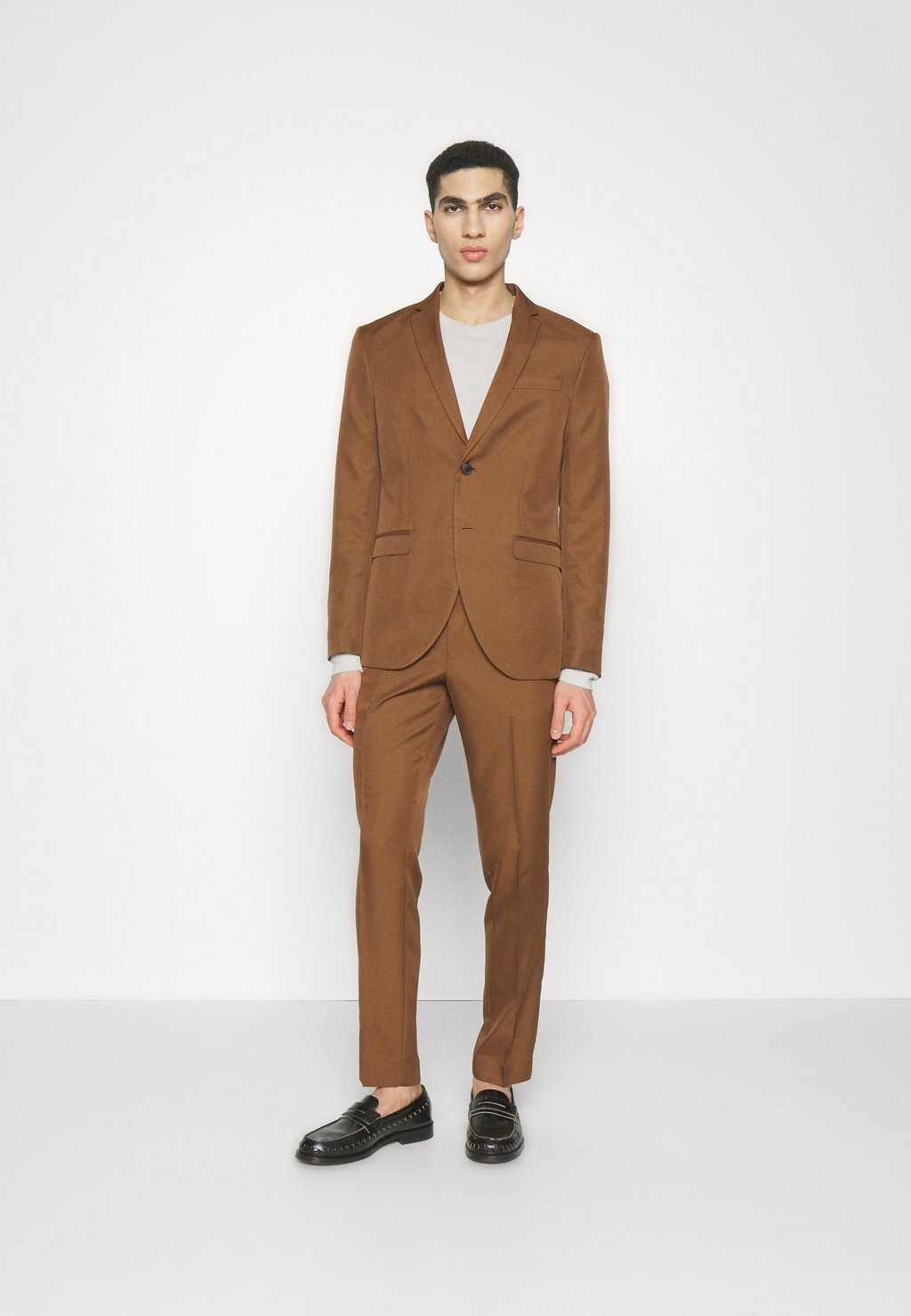 

Полный КОМПЛЕКТ КОСТЮМА JPRCOSTA Jack & Jones, emperador