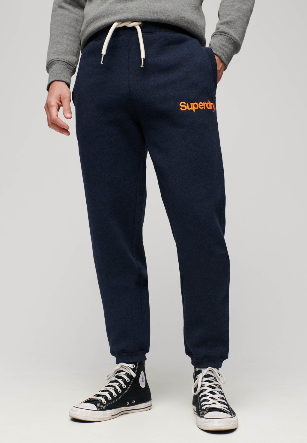 Спортивные брюки CORE LOGO CLASSIC WASH JOGGERS Superdry, цвет surplus blue black grit