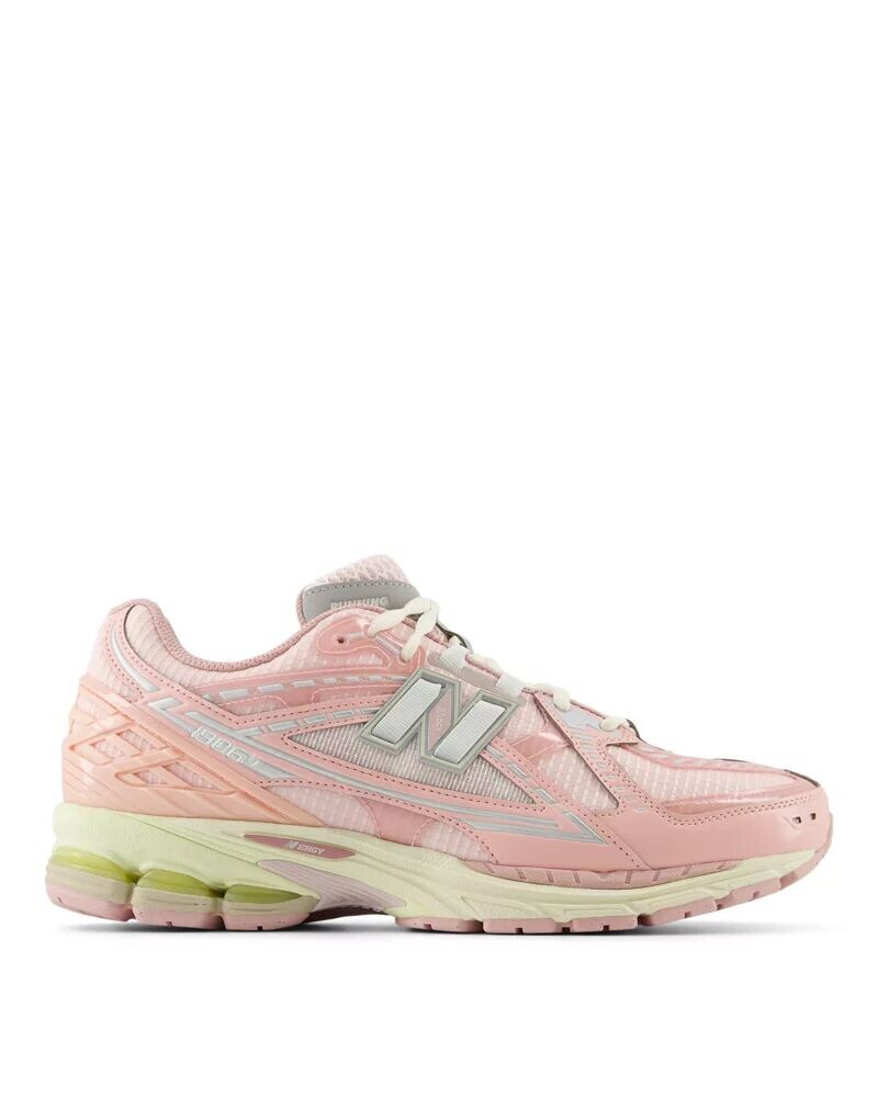 

Розовые кроссовки New Balance 1906 LNY