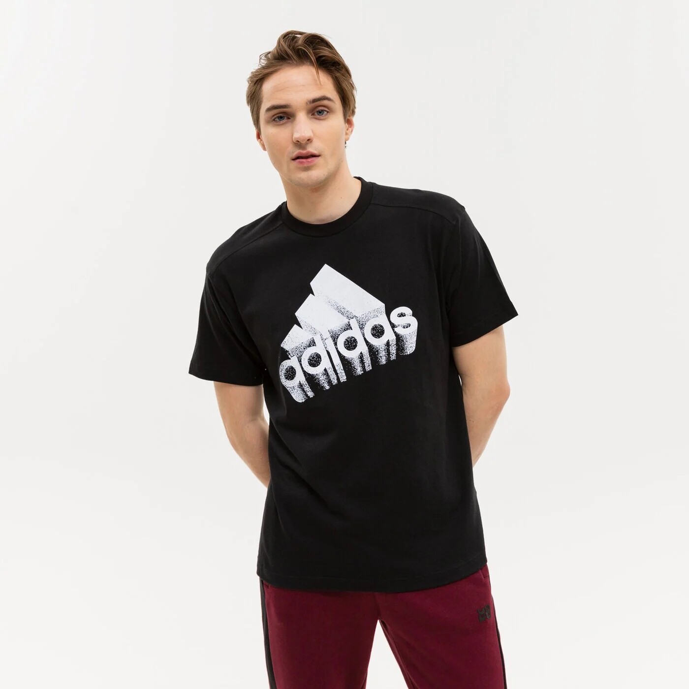 

Футболка Adidas Q3, черный