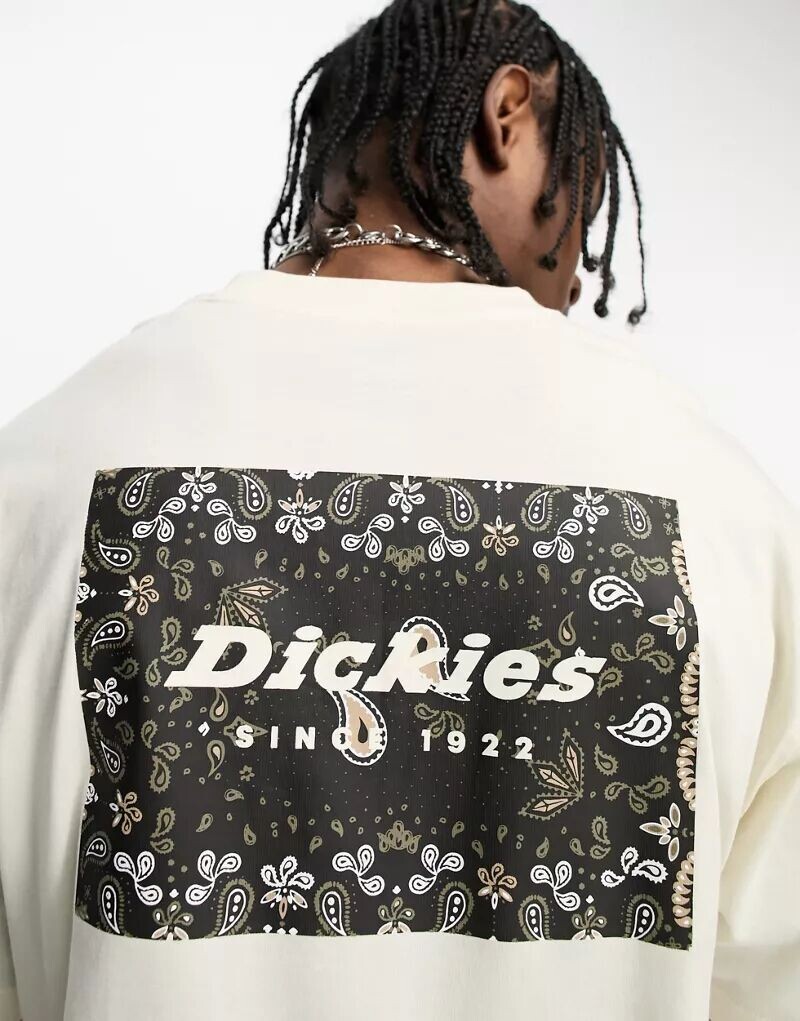 

Белая футболка Dickies Reworked с принтом в виде пейсли-бокса на спине, эксклюзивно для ASOS