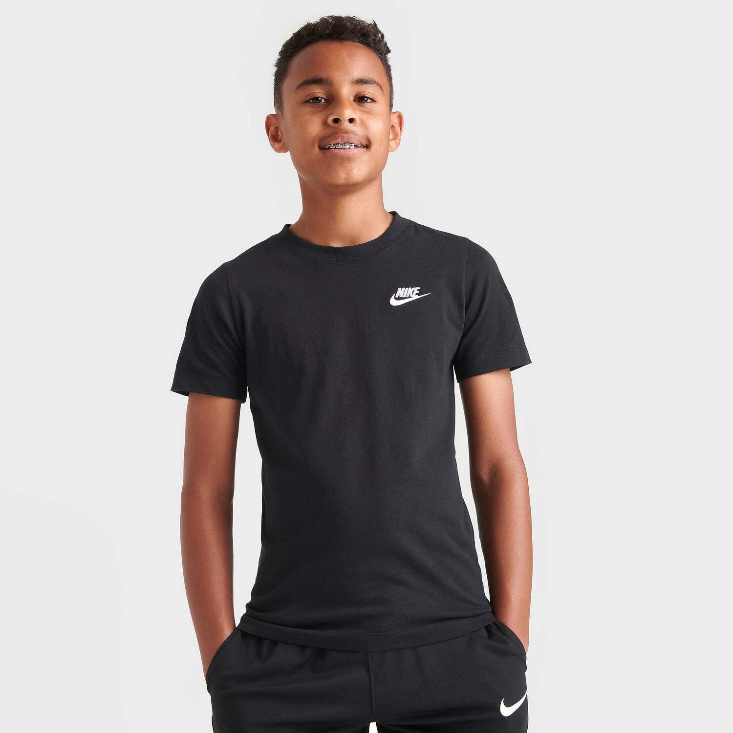 

Детская футболка с логотипом Nike Sportswear, черный
