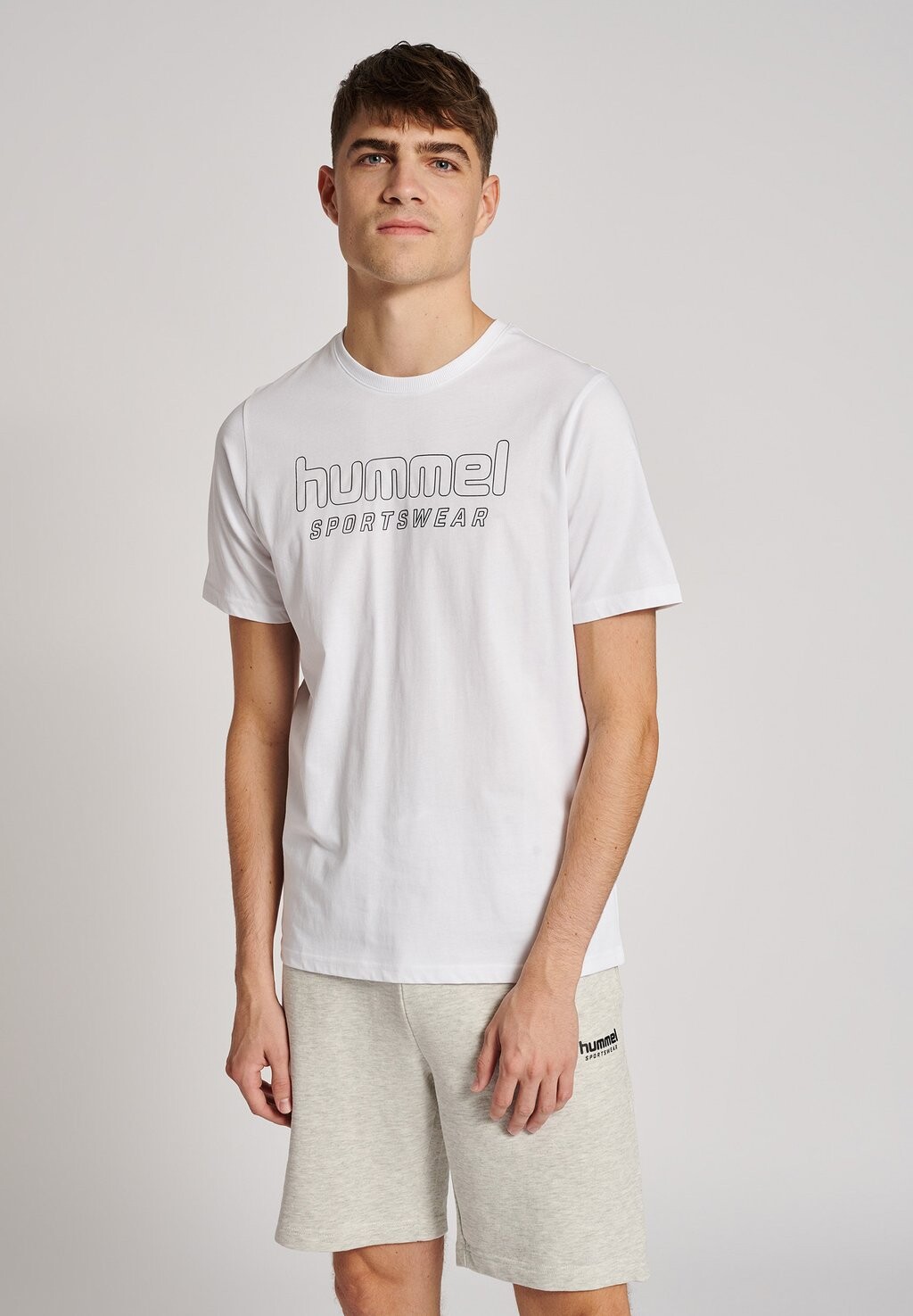 

Футболка с принтом Hummel, белый
