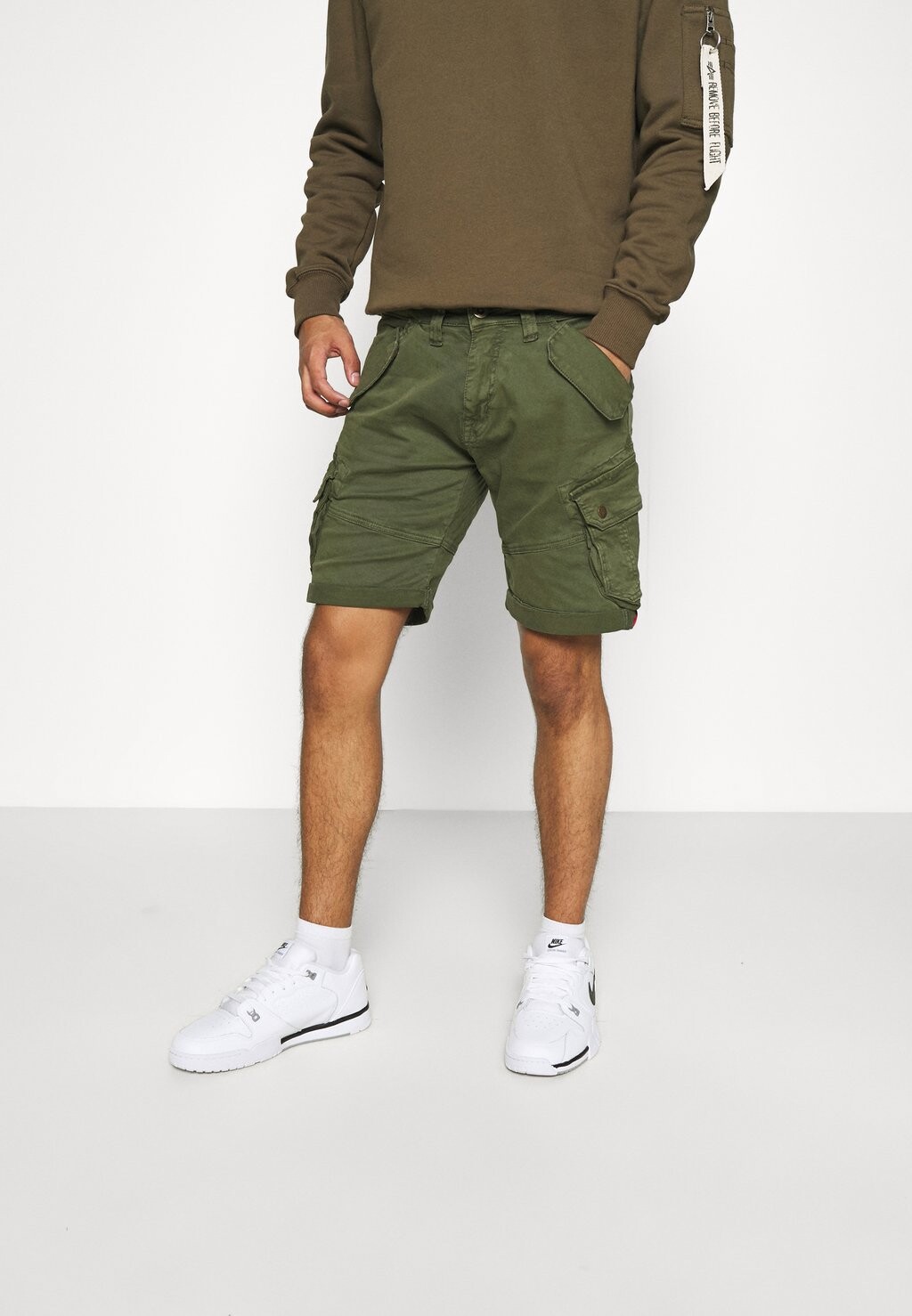 

Шорты COMBAT Alpha Industries, цвет dark olive