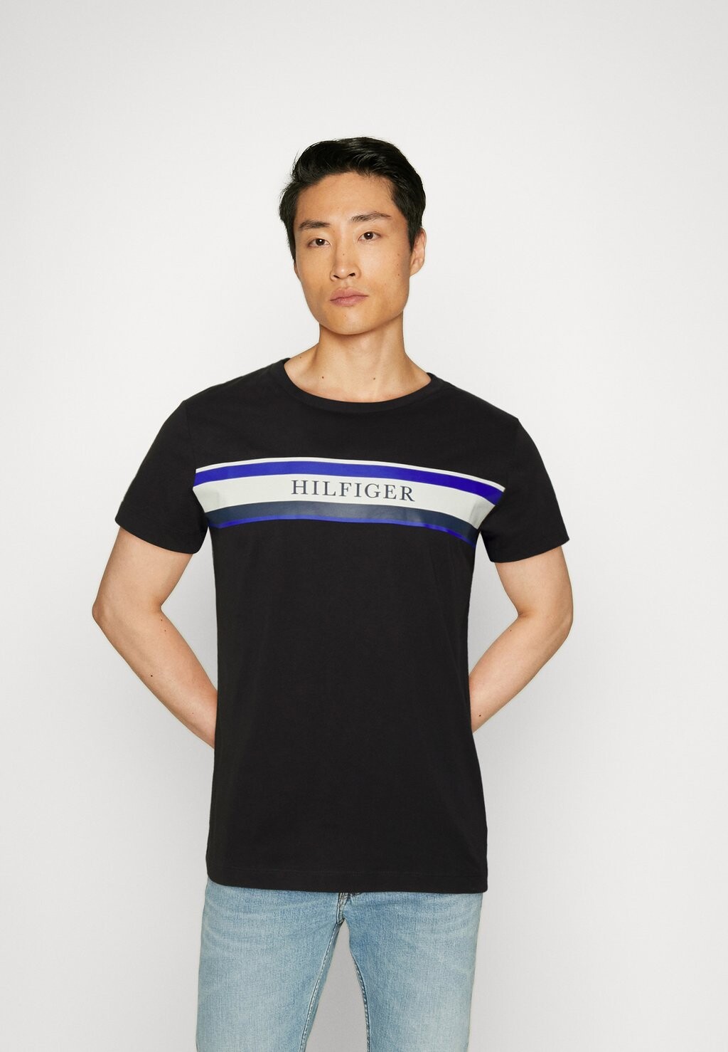 

Футболка с принтом Tommy Hilfiger, черный