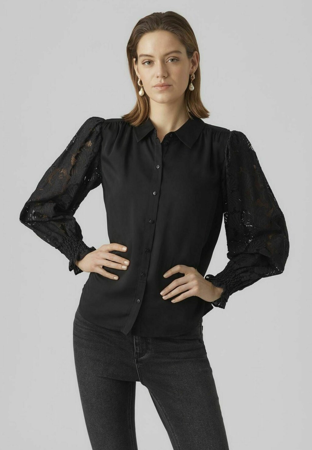 

Рубашка Vero Moda, черный