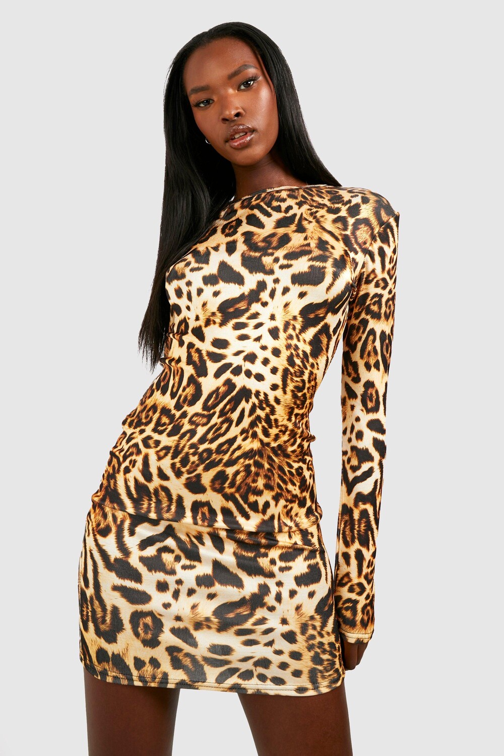 

Мини-платье с длинными рукавами и подплечниками животных Boohoo, животный принт