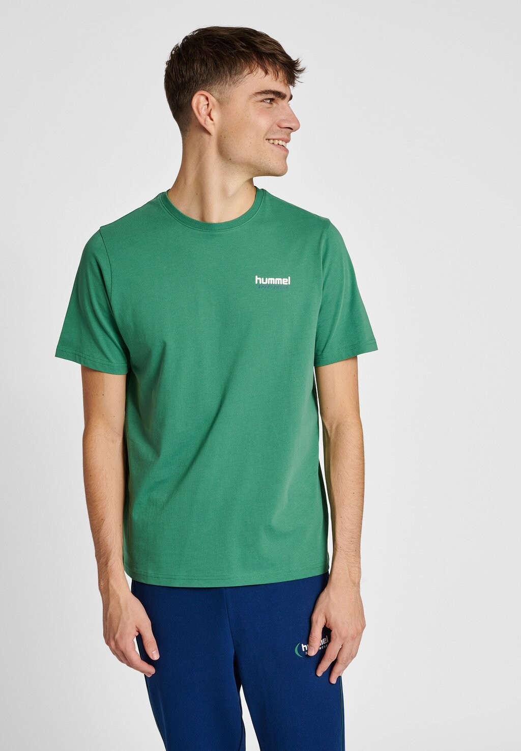 

Футболка с принтом Hummel, зеленый
