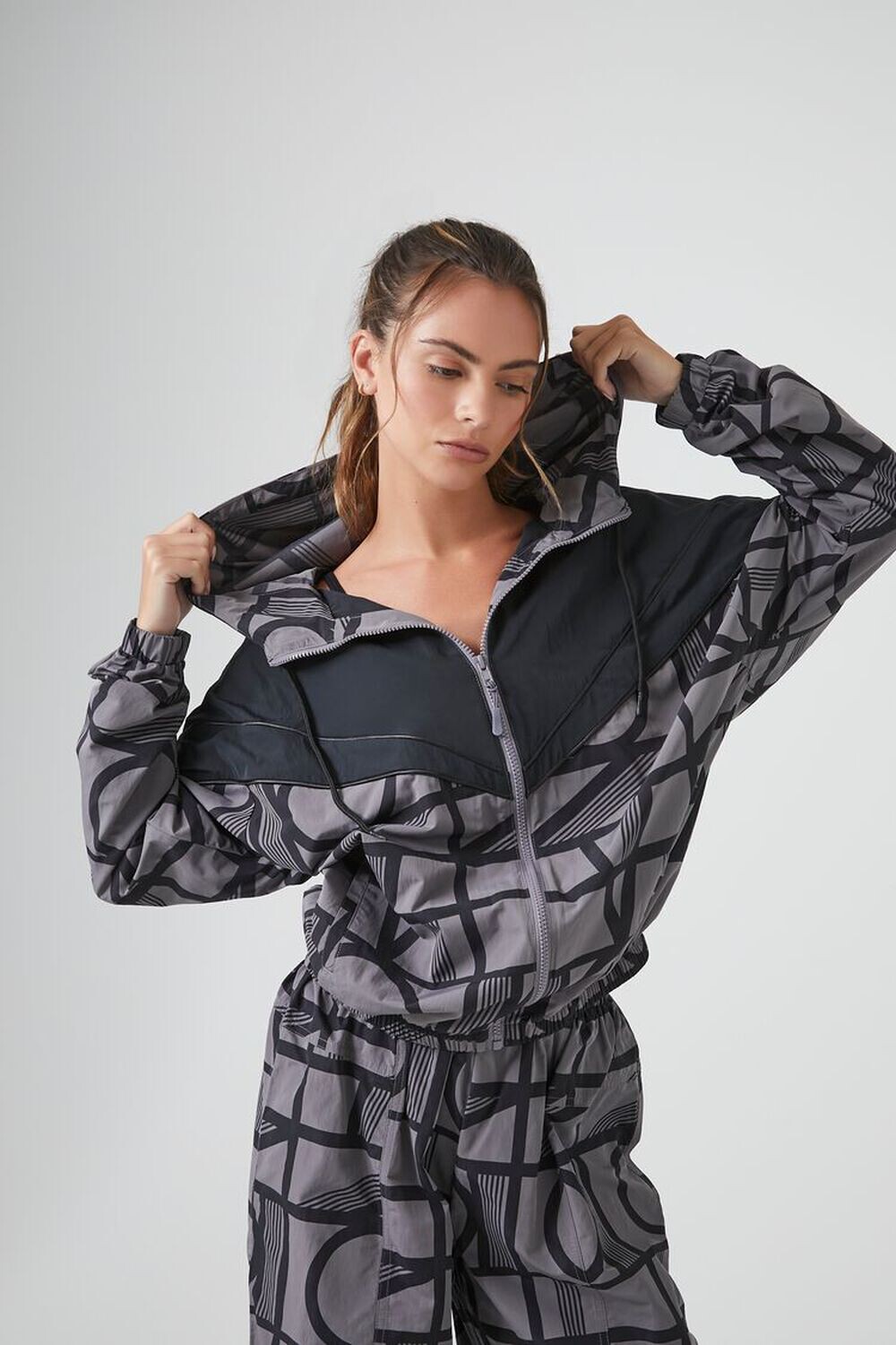 

Ветровка с принтом Active Geo Forever 21, угольный