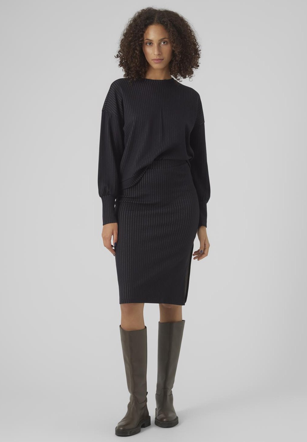 

Юбка Vero Moda VMMONI CALF SKIRT, черный