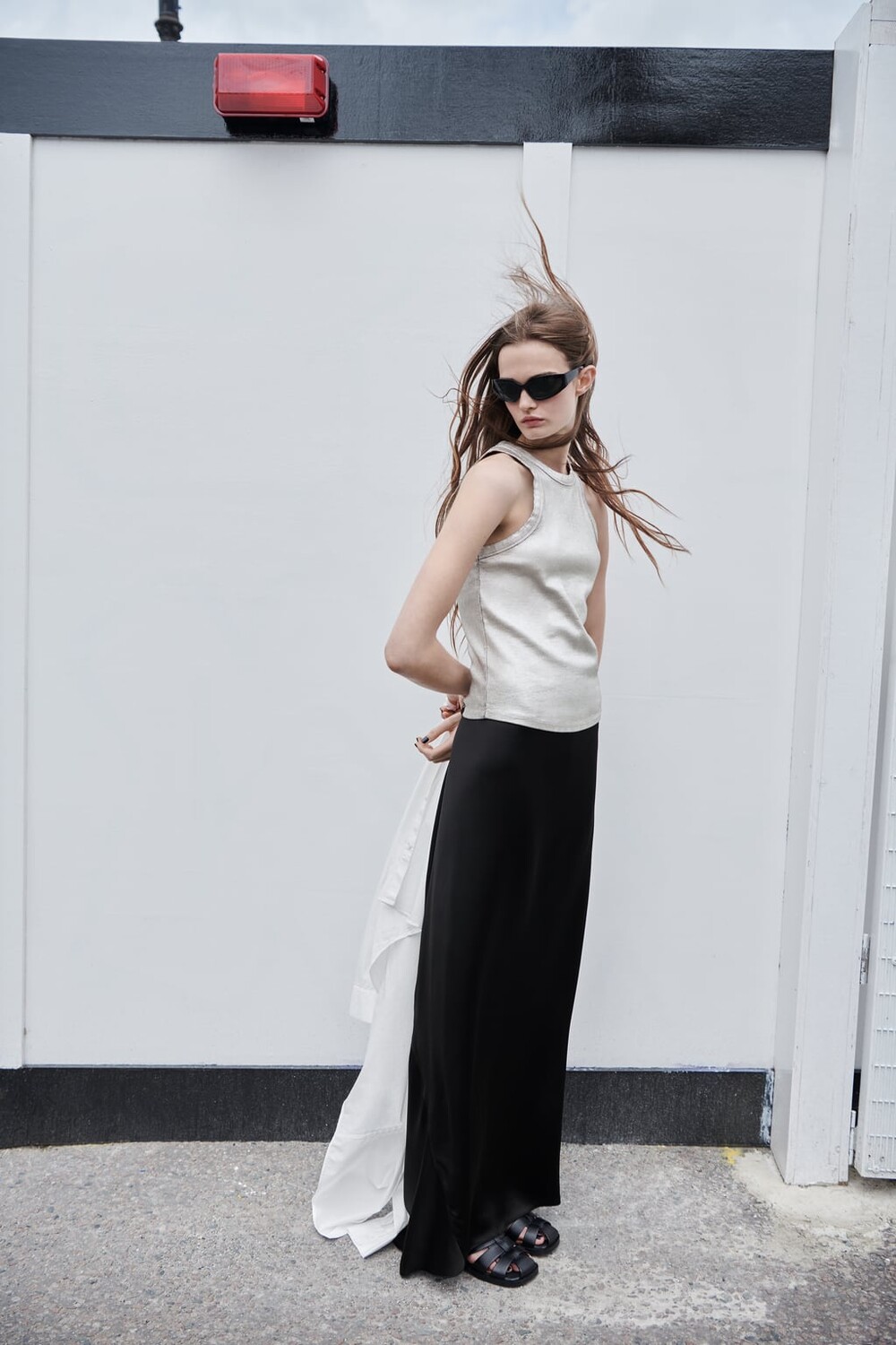 

Футболка с металликом в реблу ZARA, серебряный, Серый