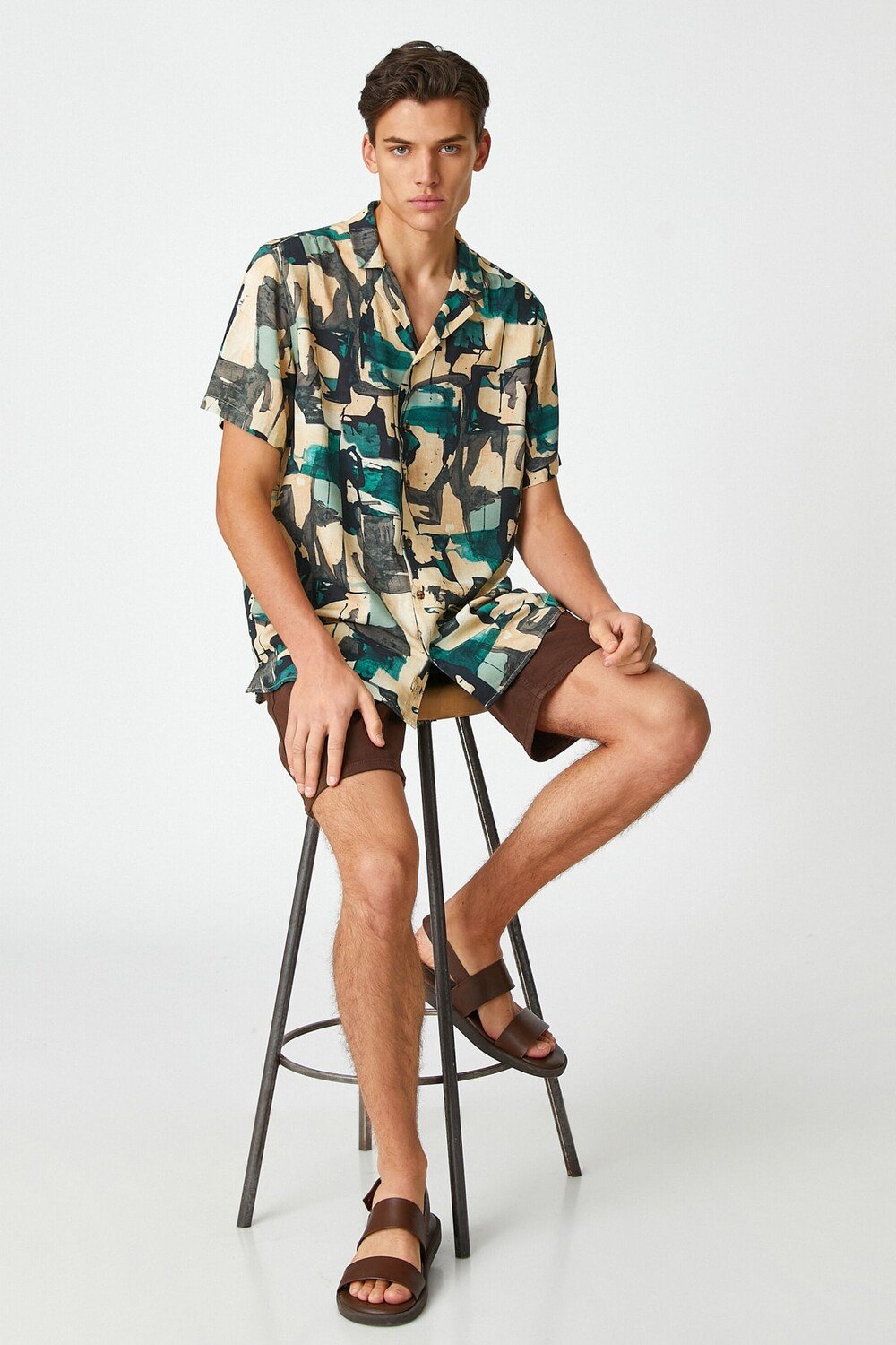 

Рубашка с коротким рукавом с отложным воротником и абстрактным принтом Koton, разноцветный