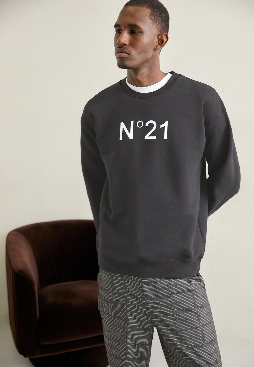 

Толстовка N°21, черный