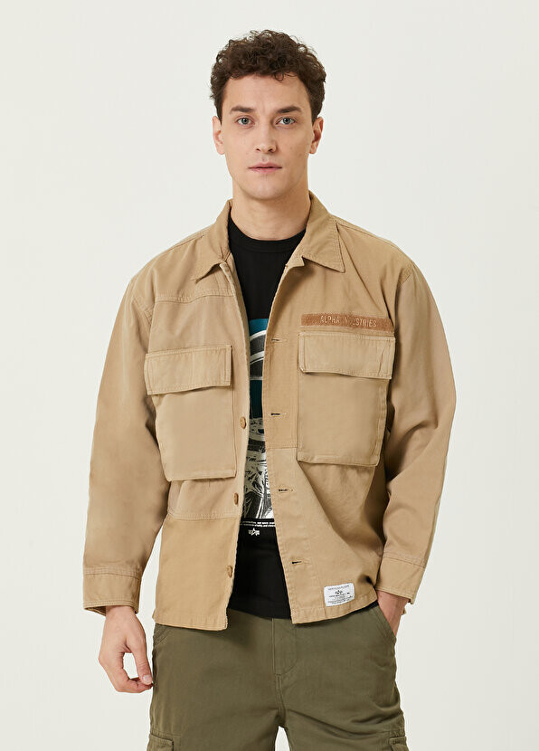 

Бежевая верхняя рубашка с логотипом Alpha Industries