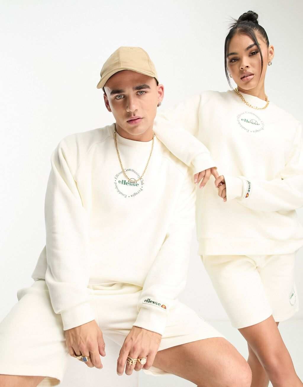 

Белоснежный оверсайз-свитшот унисекс Community Club Ellesse