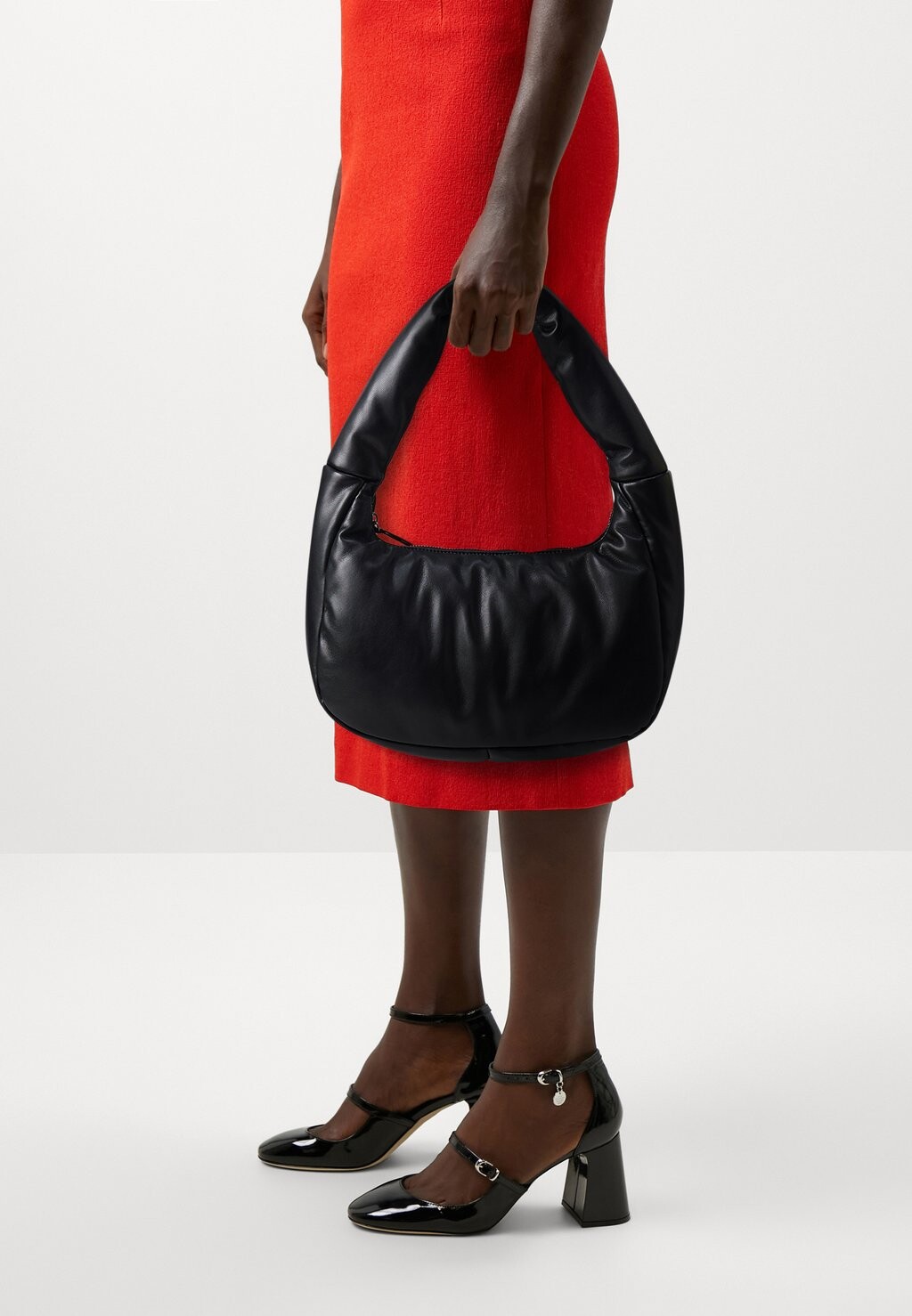

Сумочка HANDBAG Esprit, черный