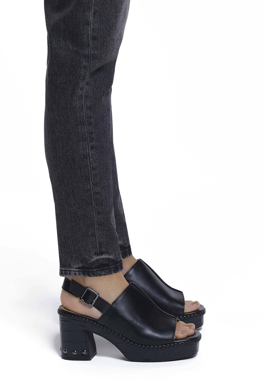 

Босоножки на каблуке River Island, черный