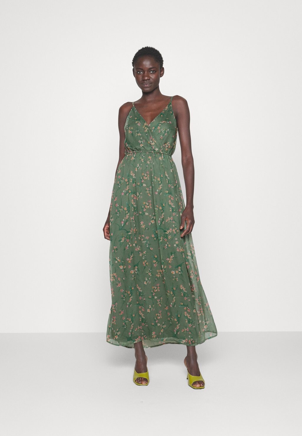 

Платье макси Vero Moda